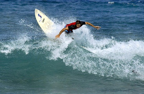 Turistas rusos llegan a practicar surf en Jardines del Rey
